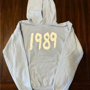 Taylor Swift - 1989 (Taylors Version!) Light Blue Hoodie